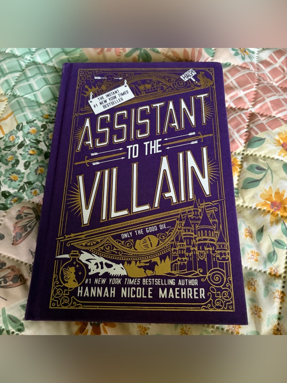 'Assistant to the Villain' Special Edition (Hardcover)